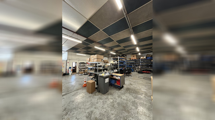 Ma-Cabane - Vente Local commercial LA CHAPELLE SAINT LUC, 965 m²