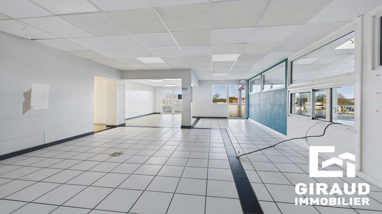 Ma-Cabane - Vente Local commercial La Châtaigneraie, 770 m²