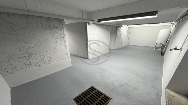 Ma-Cabane - Vente Local commercial LA COTE-SAINT-ANDRE, 200 m²
