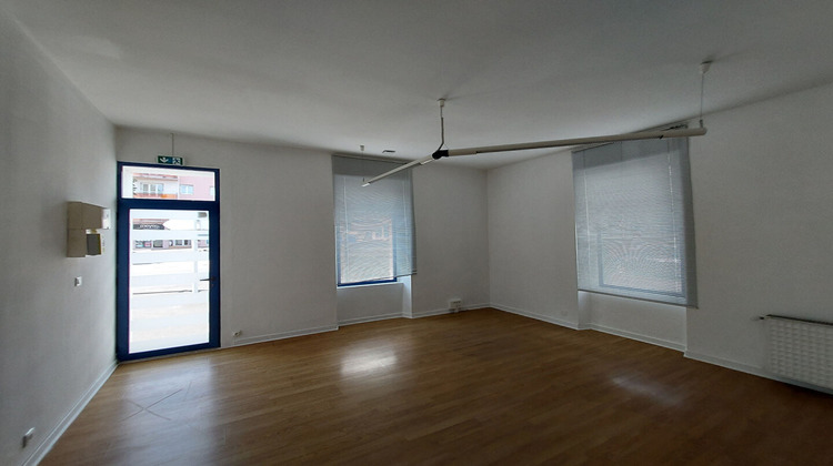 Ma-Cabane - Vente Local commercial LA ROCHE-SUR-YON, 90 m²