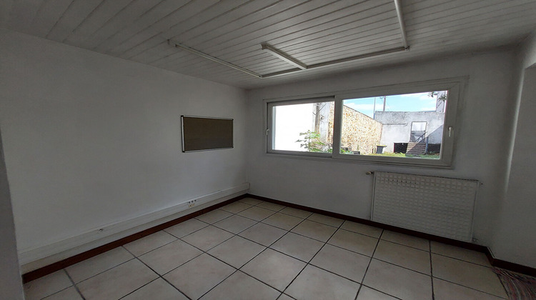 Ma-Cabane - Vente Local commercial LA ROCHE-SUR-YON, 90 m²