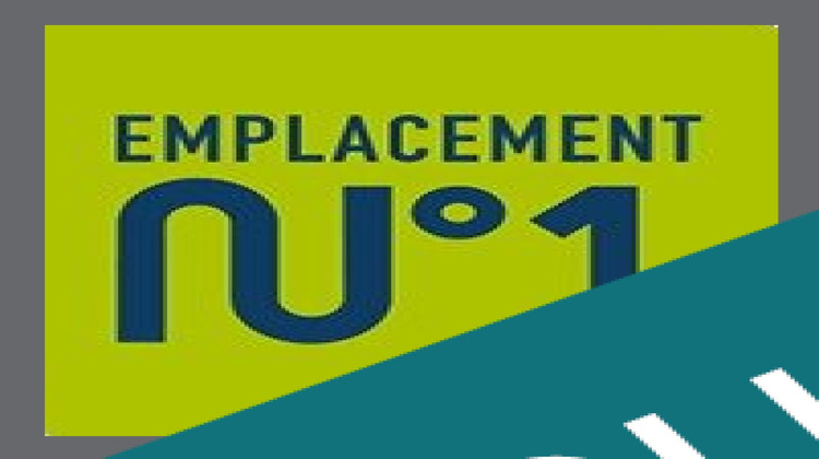 Ma-Cabane - Vente Local commercial La Roche-sur-Yon, 1500 m²