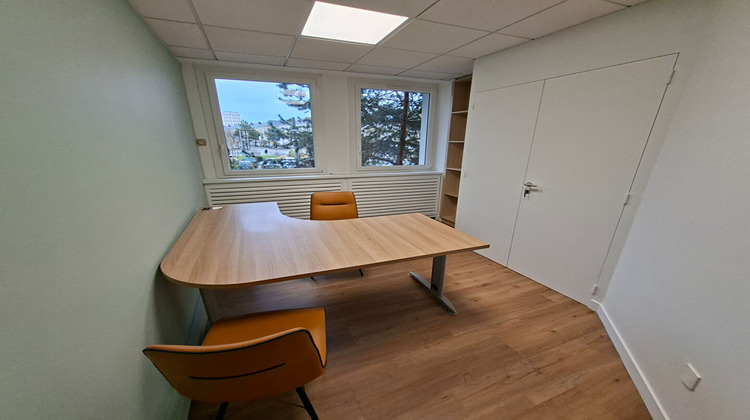 Ma-Cabane - Vente Local commercial LA ROCHE-SUR-YON, 64 m²