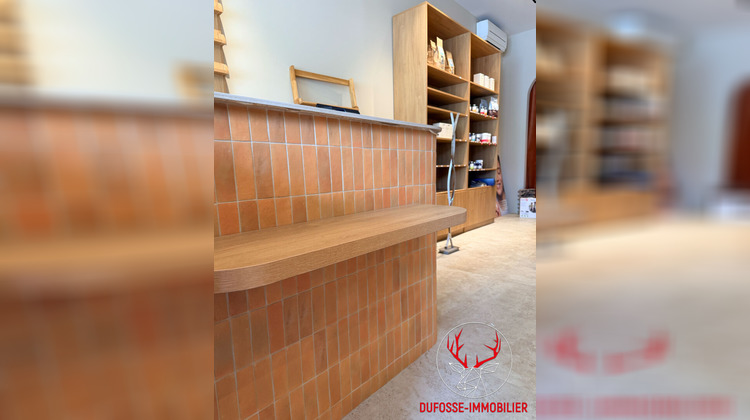 Ma-Cabane - Vente Local commercial LA TOUR-DE-SALVAGNY, 72 m²