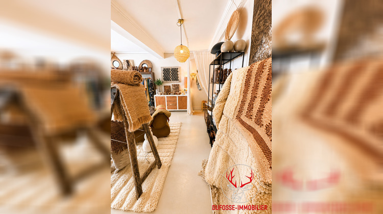 Ma-Cabane - Vente Local commercial LA TOUR-DE-SALVAGNY, 60 m²