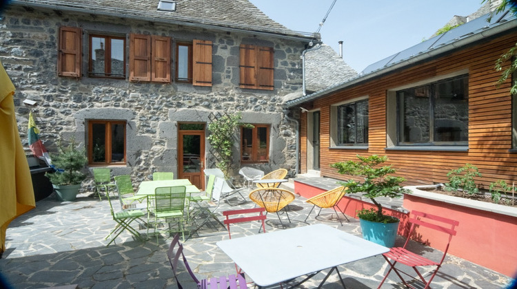 Ma-Cabane - Vente Local commercial LAGUIOLE, 357 m²