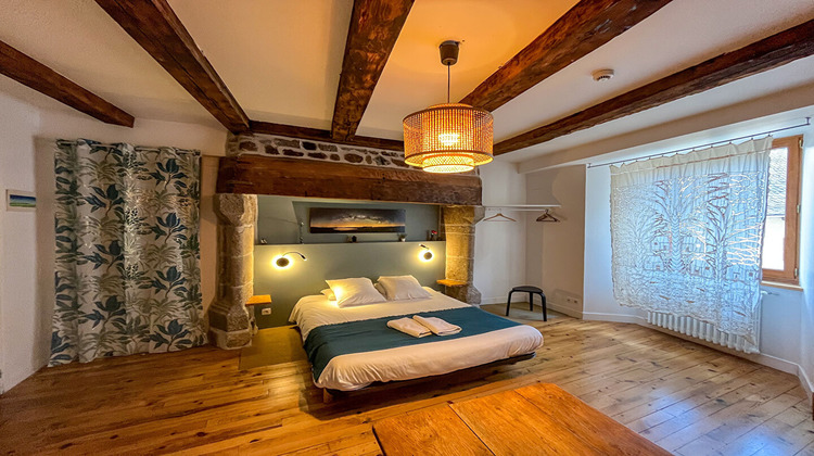 Ma-Cabane - Vente Local commercial LAGUIOLE, 357 m²