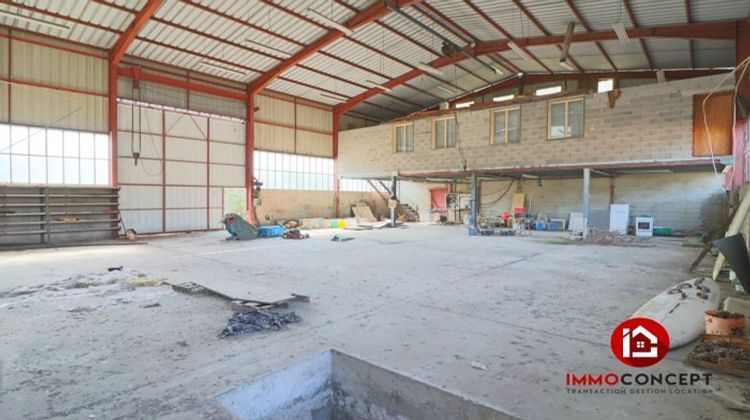 Ma-Cabane - Vente Local commercial Laudun-l'Ardoise, 306 m²