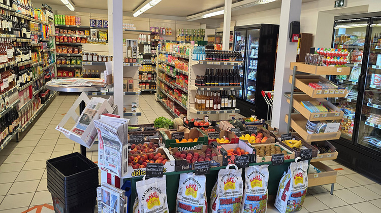 Ma-Cabane - Vente Local commercial LE BREUIL, 200 m²