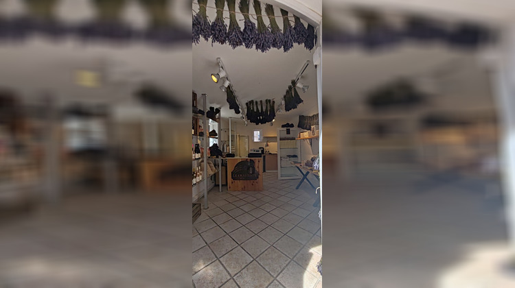 Ma-Cabane - Vente Local commercial LE CASTELLET, 25 m²