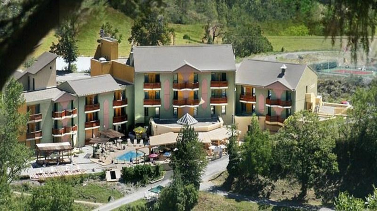 Ma-Cabane - Vente Local commercial Le Lauzet-Ubaye, 3200 m²