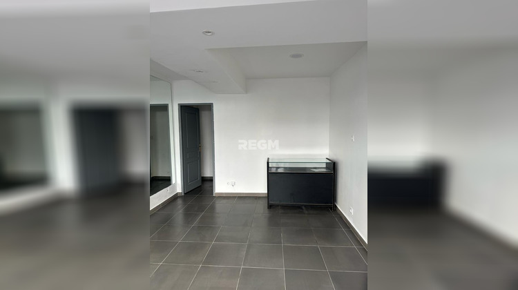 Ma-Cabane - Vente Local commercial Le Muy, 19 m²