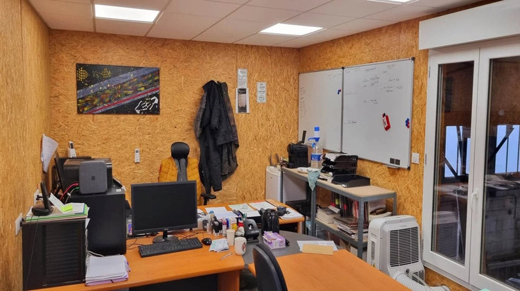 Ma-Cabane - Vente Local commercial LE PETIT-QUEVILLY, 200 m²