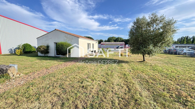 Ma-Cabane - Vente Local commercial Les Magnils-Reigniers, 76 m²