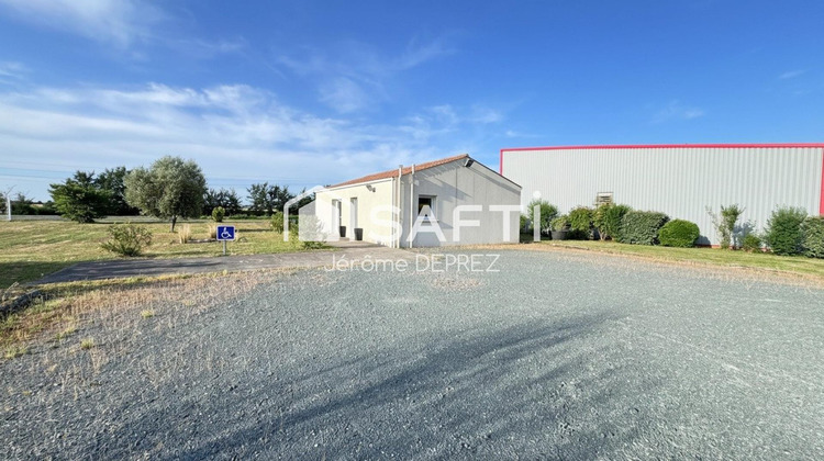 Ma-Cabane - Vente Local commercial Les Magnils-Reigniers, 76 m²