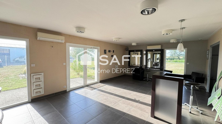 Ma-Cabane - Vente Local commercial Les Magnils-Reigniers, 76 m²