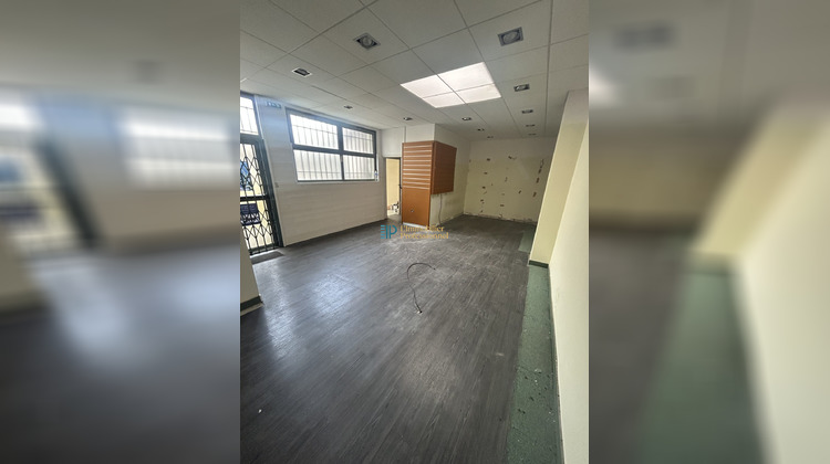 Ma-Cabane - Vente Local commercial Lorient, 102 m²