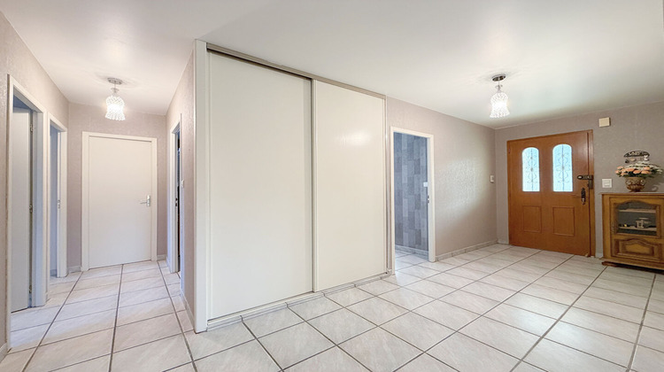 Ma-Cabane - Vente Local commercial MARIGNIER, 550 m²