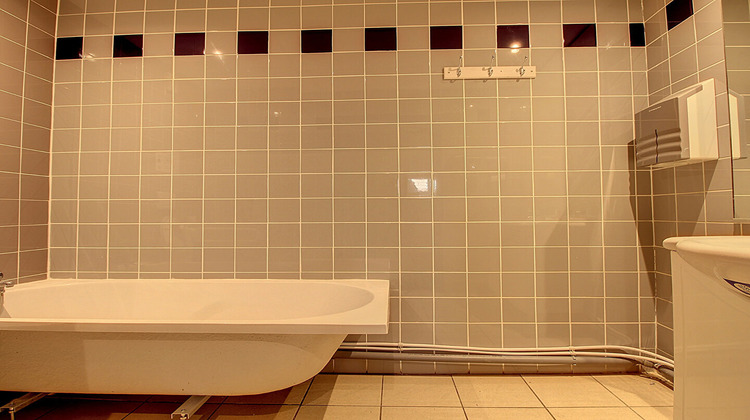 Ma-Cabane - Vente Local commercial MARSEILLE 14, 300 m²