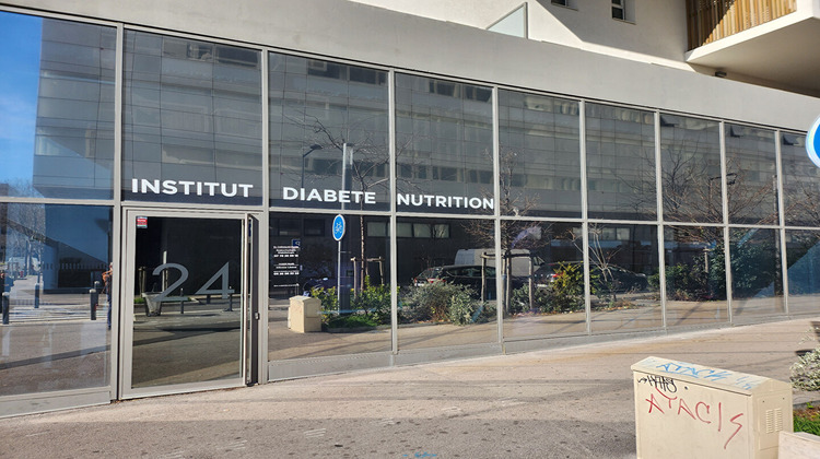 Ma-Cabane - Vente Local commercial MARSEILLE 2, 82 m²
