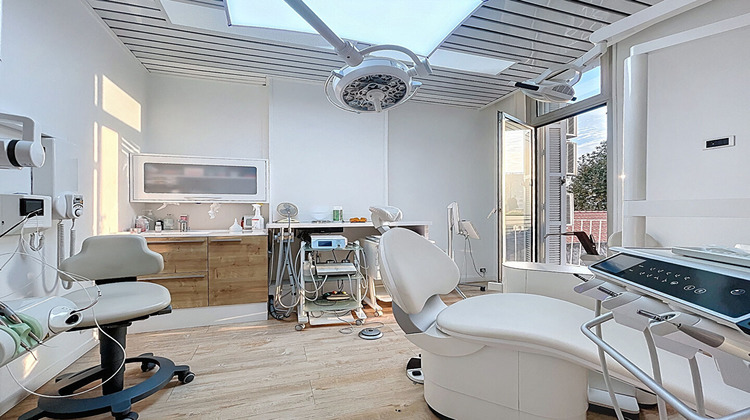 Ma-Cabane - Vente Local commercial MARSEILLE 8, 100 m²