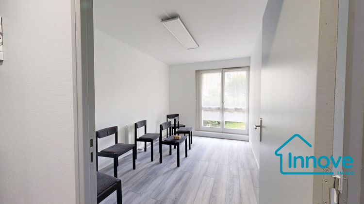 Ma-Cabane - Vente Local commercial Montigny-le-Bretonneux, 105 m²