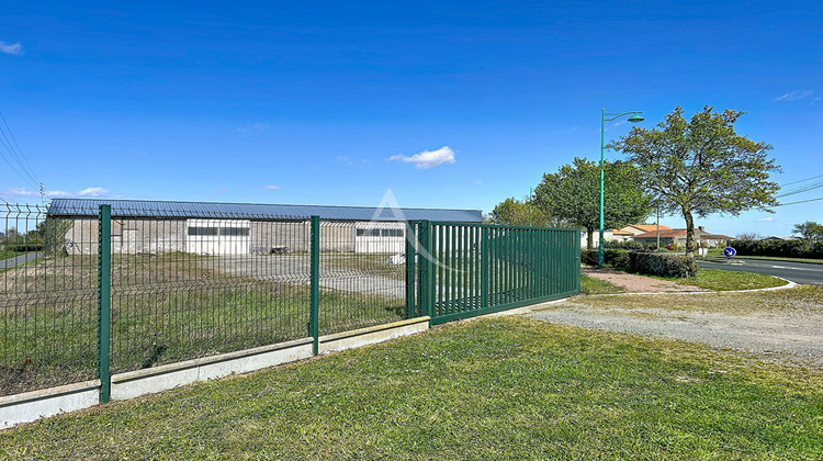 Ma-Cabane - Vente Local commercial MONTILLIERS, 650 m²