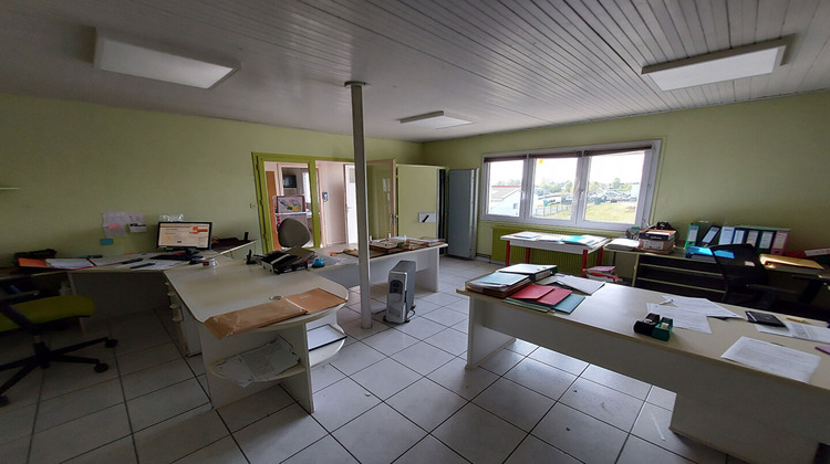 Ma-Cabane - Vente Local commercial MOUTIERS-LES-MAUXFAITS, 2835 m²