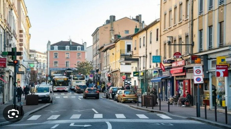 Ma-Cabane - Vente Local commercial Oullins, 28 m²