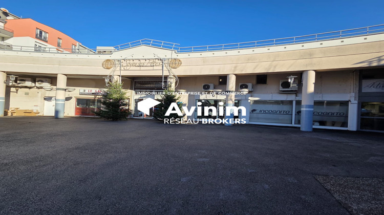 Ma-Cabane - Vente Local commercial Oyonnax, 398 m²