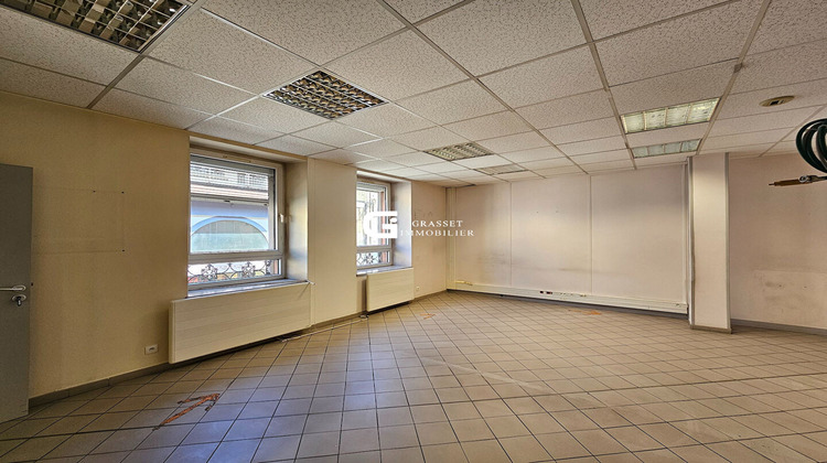 Ma-Cabane - Vente Local commercial OYONNAX, 207 m²