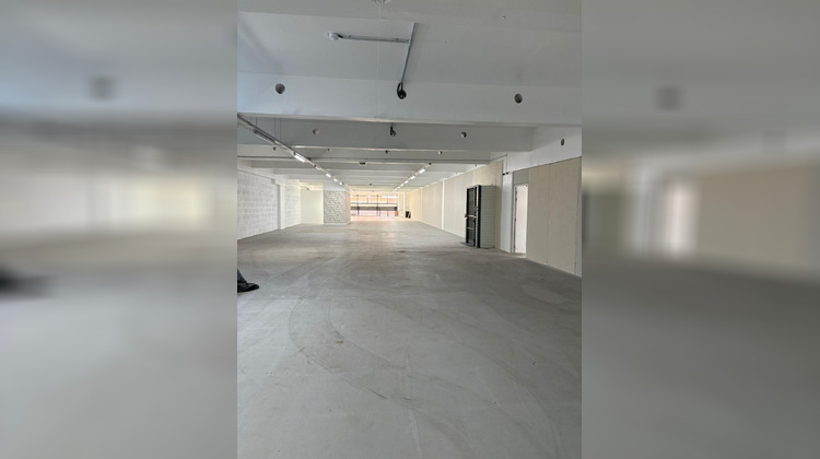 Ma-Cabane - Vente Local commercial Pantin, 1833 m²