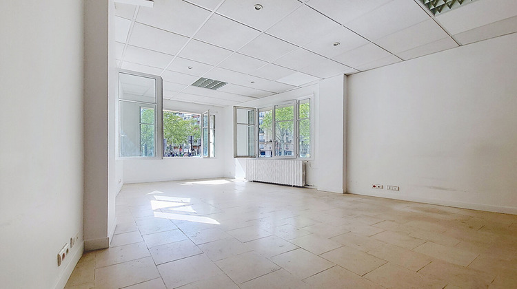 Ma-Cabane - Vente Local commercial PARIS 16, 119 m²