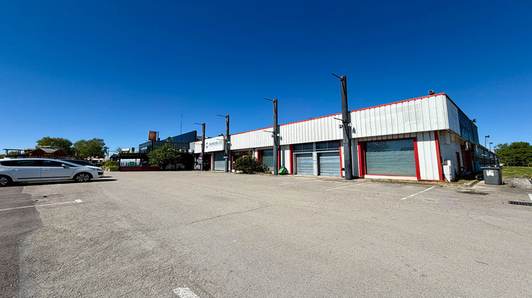 Ma-Cabane - Vente Local commercial PONT-SAINTE-MARIE, 1914 m²