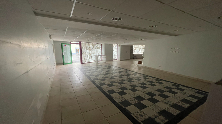Ma-Cabane - Vente Local commercial Pontaumur, 210 m²