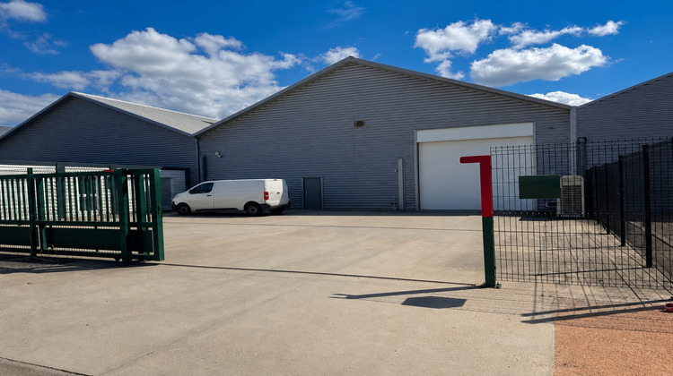 Ma-Cabane - Vente Local commercial Riom, 641 m²