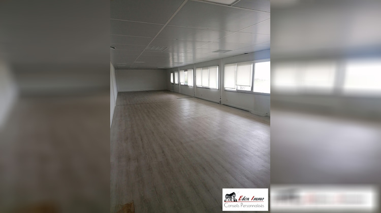 Ma-Cabane - Vente Local commercial Roullet-Saint-Estèphe, 1300 m²