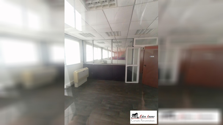 Ma-Cabane - Vente Local commercial Roullet-Saint-Estèphe, 1300 m²