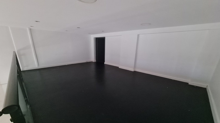 Ma-Cabane - Vente Local commercial Saint-Étienne, 136 m²