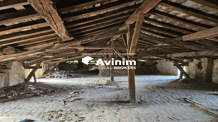 Ma-Cabane - Vente Local commercial Saint-Amour, 1550 m²