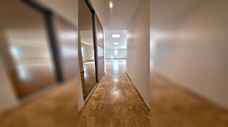 Ma-Cabane - Vente Local commercial SAINT-ANTOINE-DU-ROCHER, 158 m²