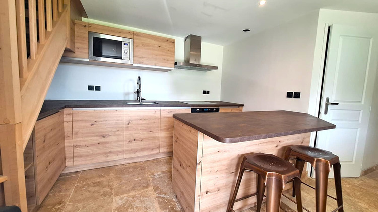 Ma-Cabane - Vente Local commercial SAINT-ANTOINE-DU-ROCHER, 158 m²