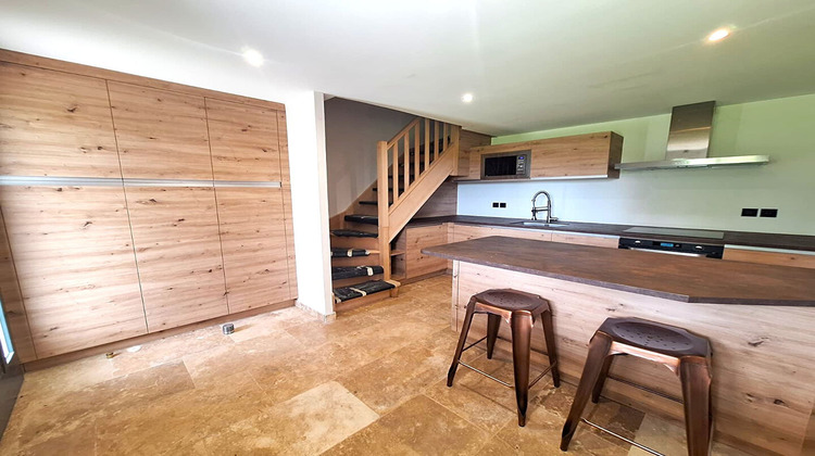 Ma-Cabane - Vente Local commercial SAINT-ANTOINE-DU-ROCHER, 158 m²