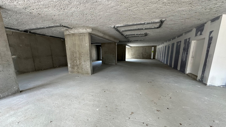 Ma-Cabane - Vente Local commercial SAINT BONNET DE MURE, 179 m²