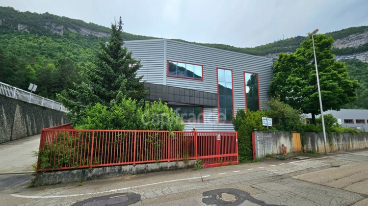 Ma-Cabane - Vente Local commercial SAINT CLAUDE, 1600 m²