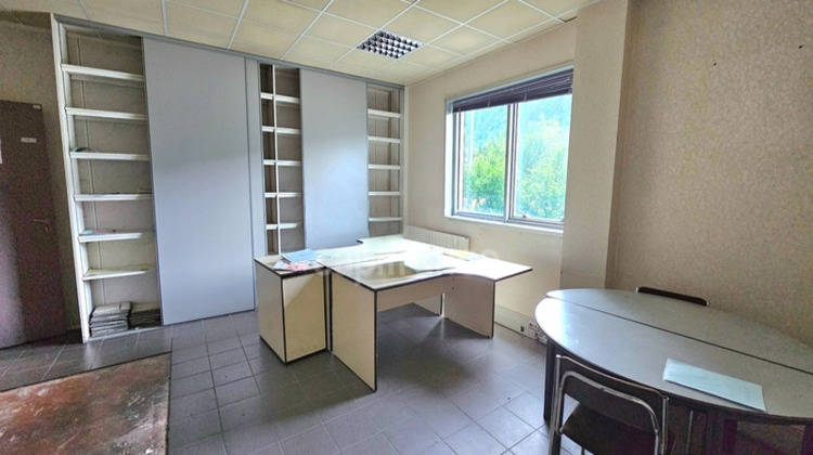 Ma-Cabane - Vente Local commercial SAINT CLAUDE, 1600 m²