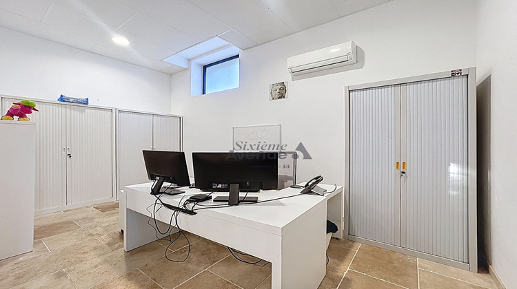 Ma-Cabane - Vente Local commercial SAINT-CLEMENT-DE-RIVIERE, 209 m²