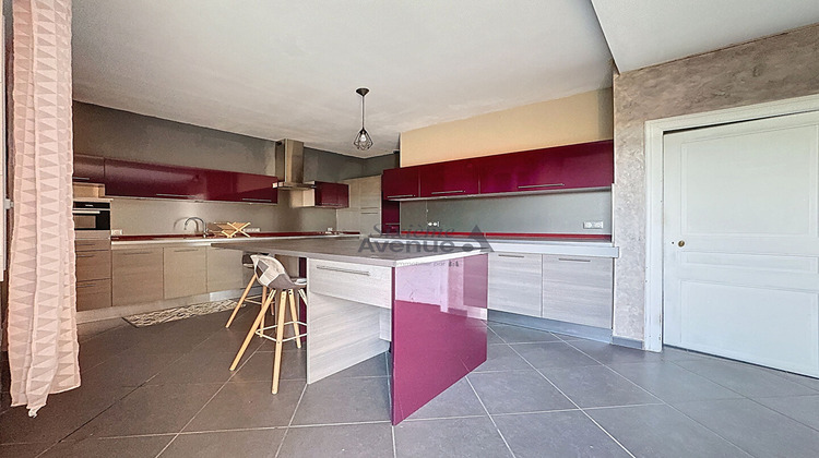 Ma-Cabane - Vente Local commercial SAINT-CLEMENT-DE-RIVIERE, 209 m²