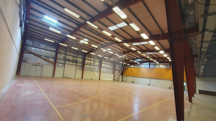 Ma-Cabane - Vente Local commercial Saint-Clément-les-Places, 3100 m²