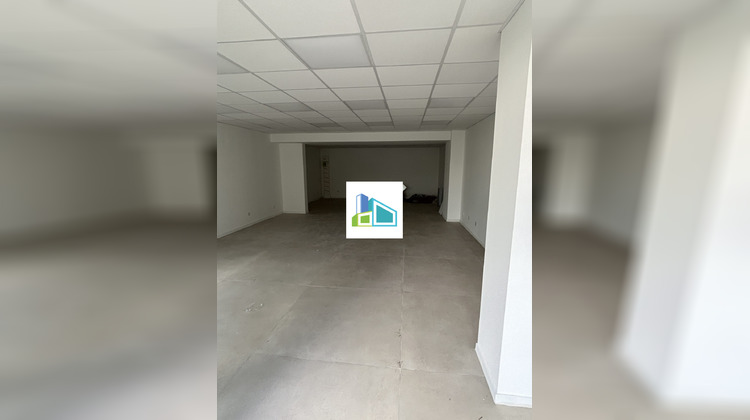 Ma-Cabane - Vente Local commercial Saint-Cyr-sur-Mer, 68 m²